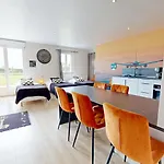 La Clef Decamp Concorde Aerogare 25pers Jacuzzi, Baby Airhockey * La Haye-Pesnel