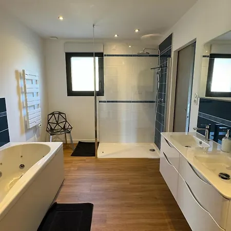 Prázdninový dům Concorde Aerogare 25pers Jacuzzi, Baby Airhockey La Haye-Pesnel