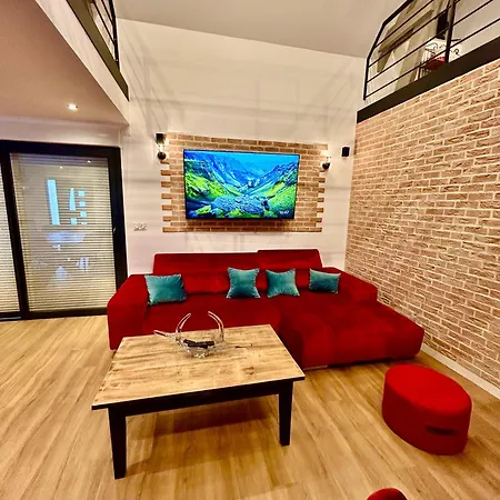 Prázdninový dům Concorde Aerogare 25pers Jacuzzi, Baby Airhockey La Haye-Pesnel