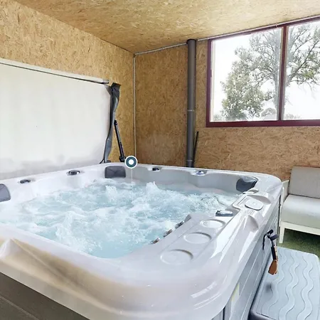 Concorde Aerogare 25pers Jacuzzi, Baby Airhockey