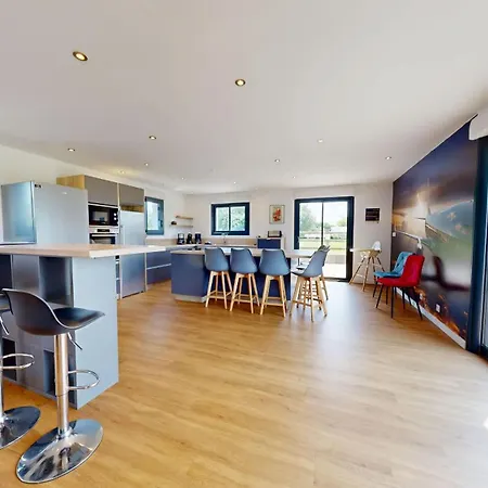 Concorde Aerogare 25pers Jacuzzi, Baby Airhockey Nyaraló *