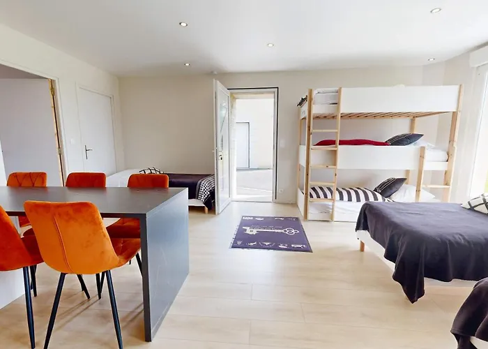 Holiday home La Clef Decamp Concorde Aerogare 25pers Jacuzzi, Baby Airhockey La Haye-Pesnel