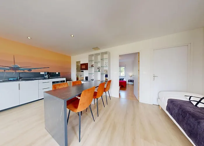 La Clef Decamp Concorde Aerogare 25pers Jacuzzi, Baby Airhockey * La Haye-Pesnel